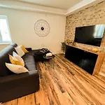 Golden Elio Apartament *