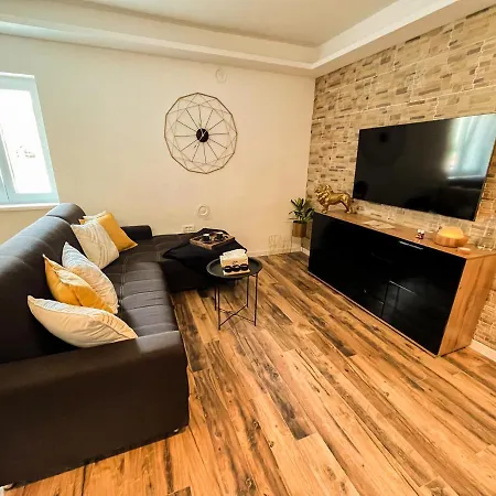 Golden Elio Apartmán *
