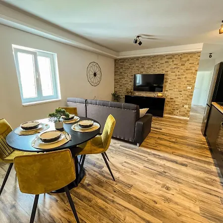 Apartment Golden Elio Pula