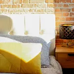 Golden Elio Pula