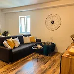 Golden Elio Apartamento *