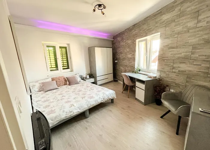 Golden Elio Appartement *