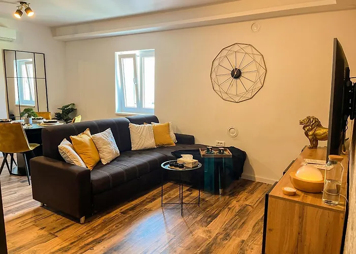 Golden Elio Appartement *